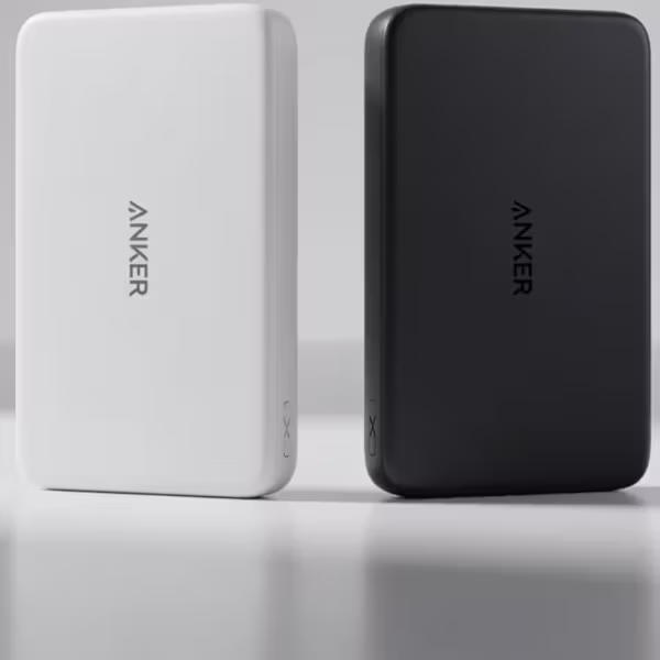 Два портативных зарядных устройства Anker PowerCore Slim 10K