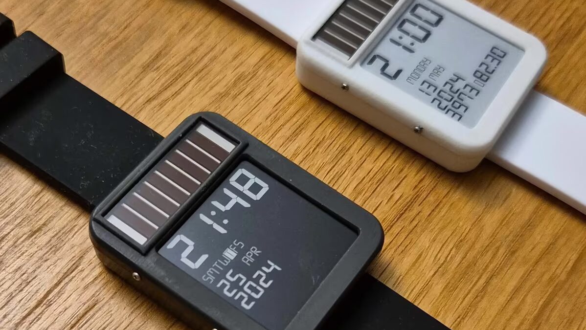 LightInk обещают 10 месяцев без розетки, но часы надо собрать самому