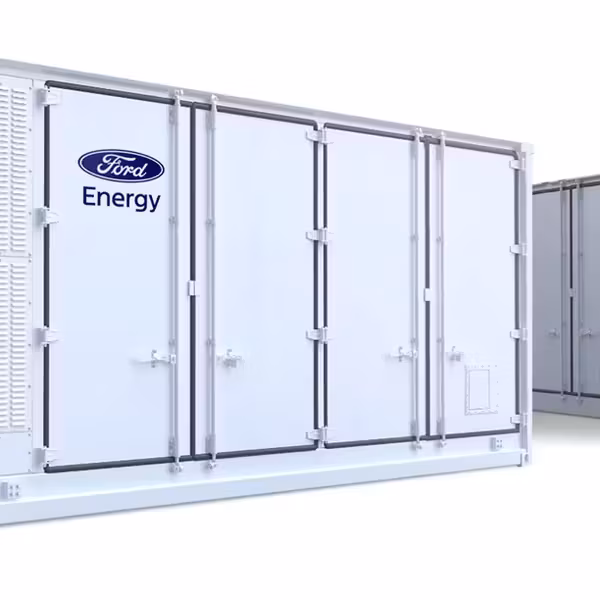 Стационарные батареи Ford Energy двух контейнеров