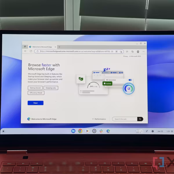Монитор с открытым браузером Microsoft Edge и настройками