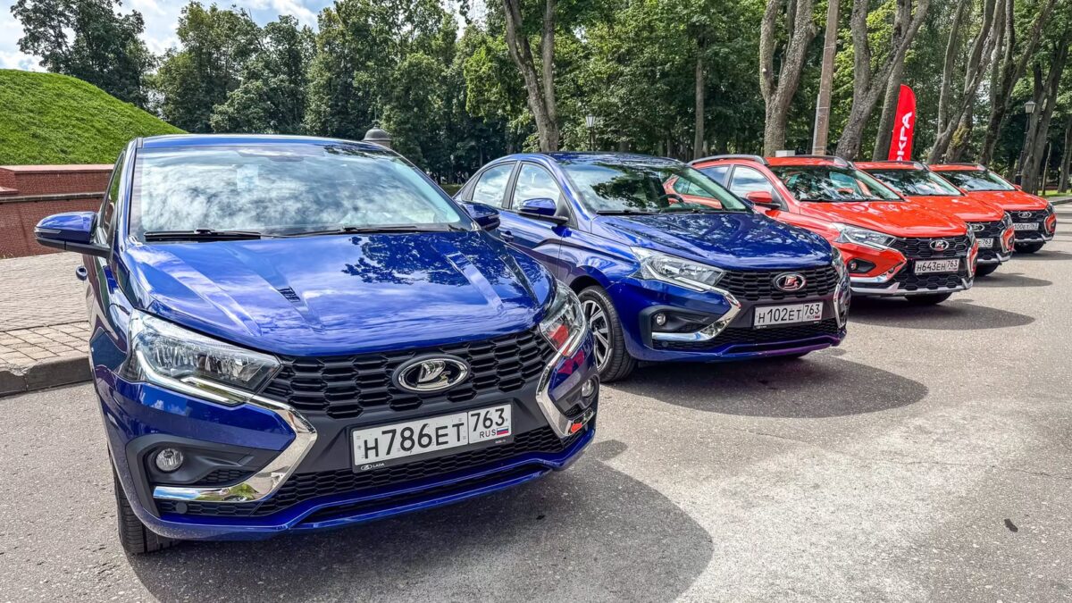 Lada Iskra впервые превысила 3000 машин за месяц