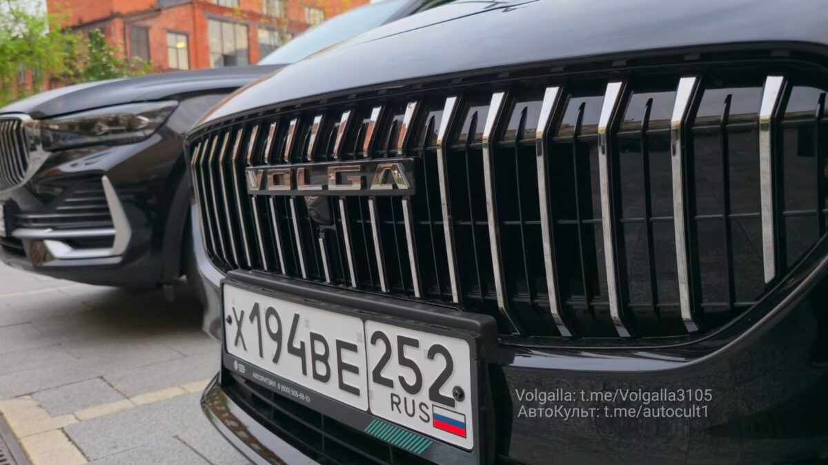 Грязные номера на черных автомобилях Volvo серии First Edition