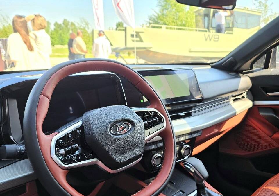 Интерьер автомобиля Лада Азимут руль центральная консоль