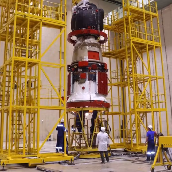 Испытание системы стыковки корабля Союз МС-29 на сцене