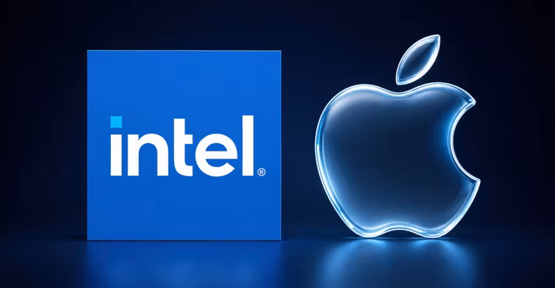 Логотипы Intel и Apple на тёмном фоне