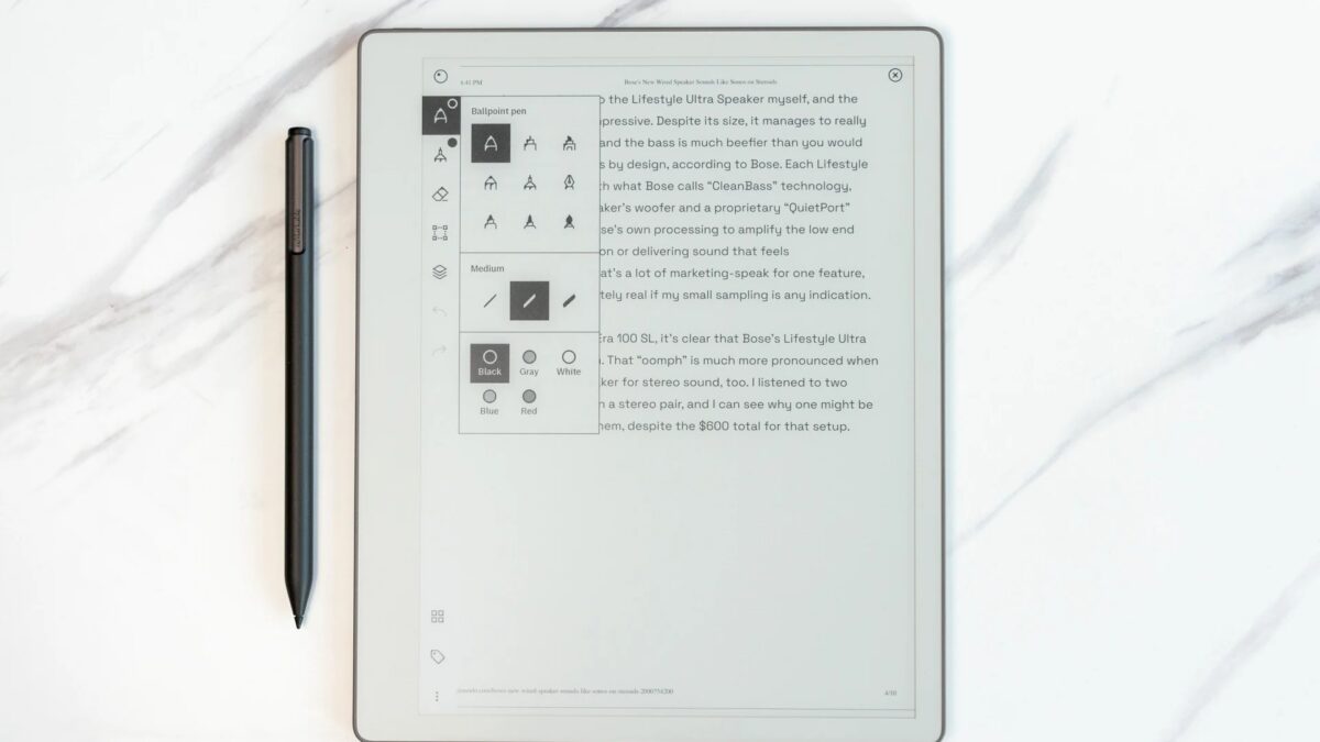 Электронная книга reMarkable Paper Pure и стилус на белом фоне
