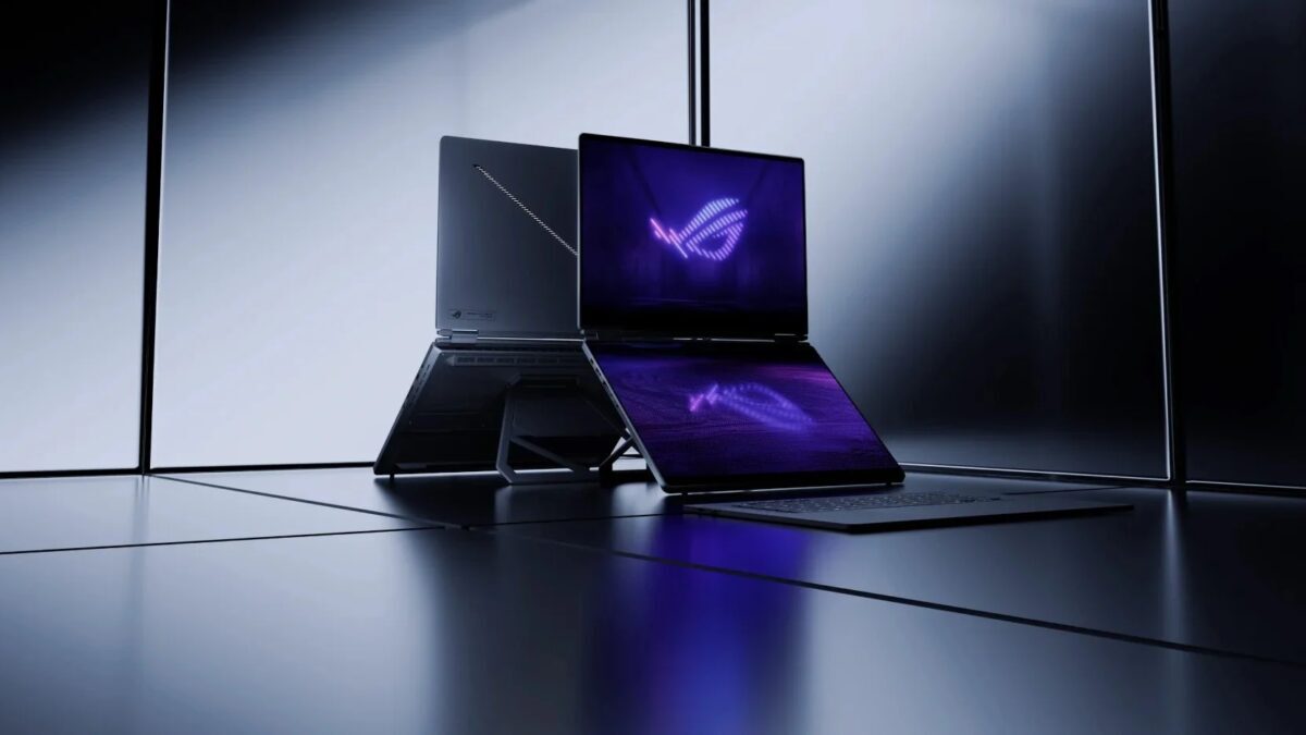 Два игровых ноутбука ASUS ROG Zephyrus Duo на столе