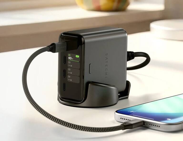 Настольное зарядное устройство Satechi ChargeView 140 Вт с дисплеем
