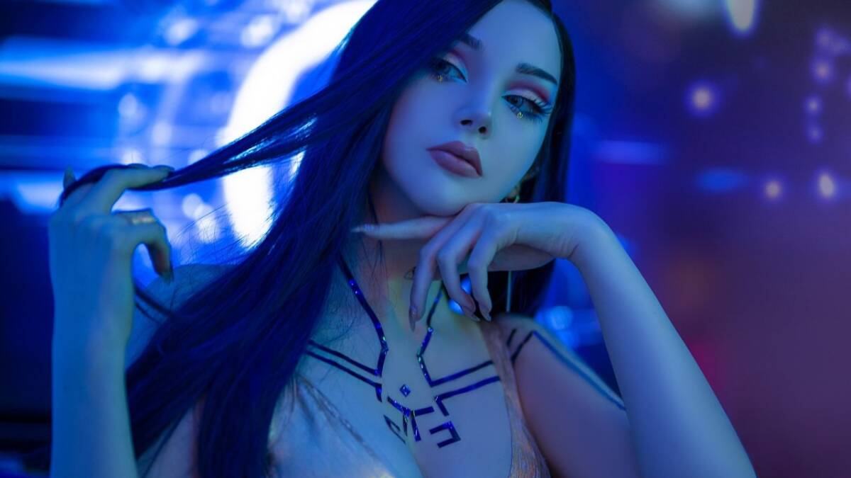 Косплей девушки в стиле Неокитч из Cyberpunk 2077