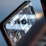 Смартфон с внутренней структурой и чипом Intel