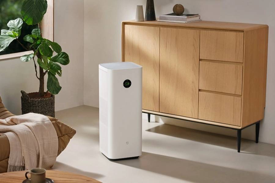 Очиститель воздуха Xiaomi Mijia Air Purifier 6 в комнате