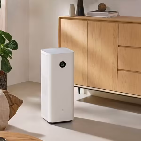Очиститель воздуха Xiaomi Mijia Air Purifier 6 в комнате