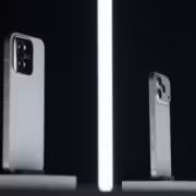 Два смартфона Xiaomi 17 Max с тыльными камерами