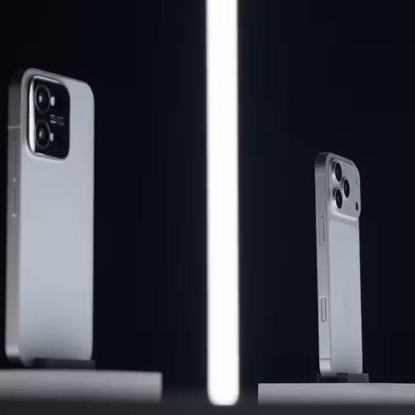Два смартфона Xiaomi 17 Max с тыльными камерами