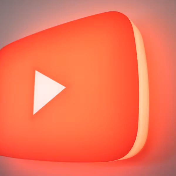 Логотип YouTube с красным фоном и треугольником