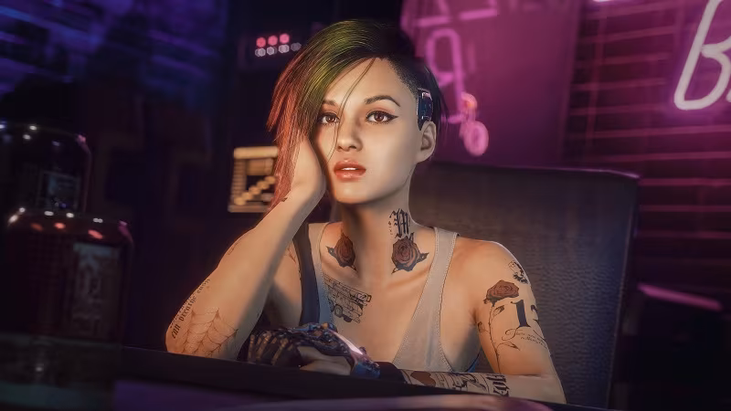 женщина с короткой стрижкой татуировки в баре в стиле Cyberpunk 2077
