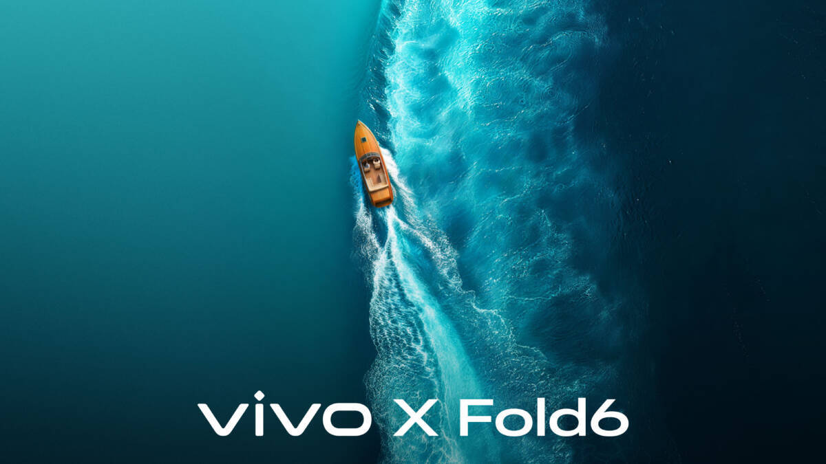 Открытый Vivo X Fold 6 со сгибающимся экраном