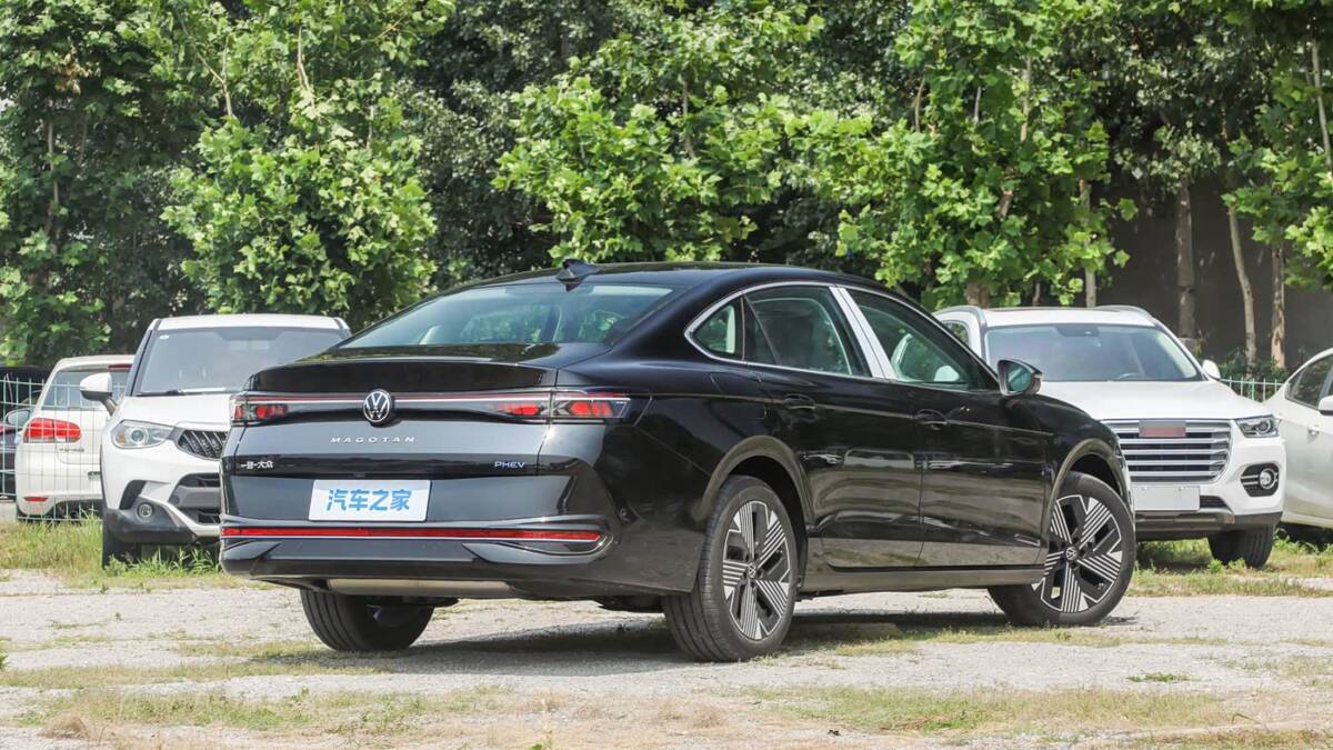 Седан Volkswagen Magotan PHEV оценили в Китае в 170 тыс. юаней