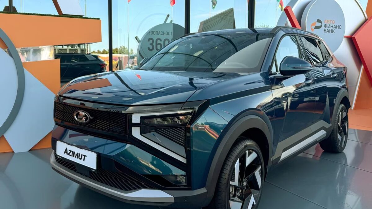 Новый кроссовер Lada Azimut на выставке