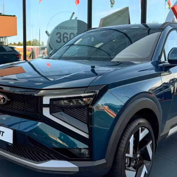Новый кроссовер Lada Azimut на выставке