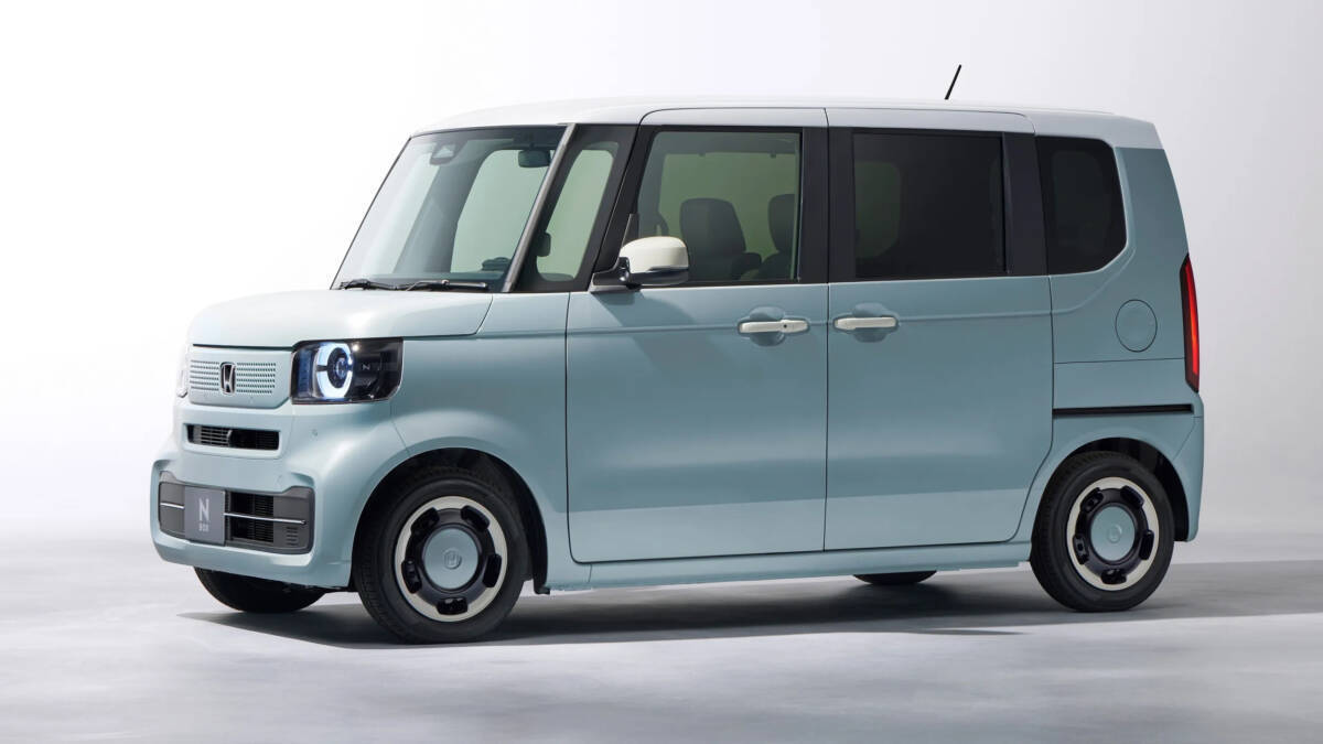 Обновлённый Honda N-Box перед продажей в июле