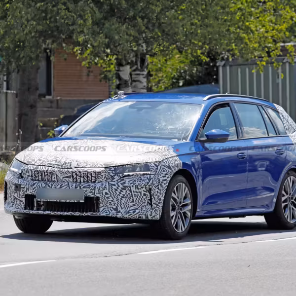 Обновленная Skoda Octavia второго рестайлинга на улице