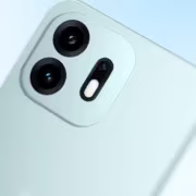 Модель смартфона OnePlus N6 с четырьмя камерами