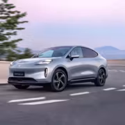 Электрокроссовер GAC Hyptec HT на дороге