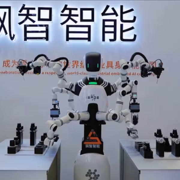 Shanghai Sazhi показала робота Mahakbot с 6 руками