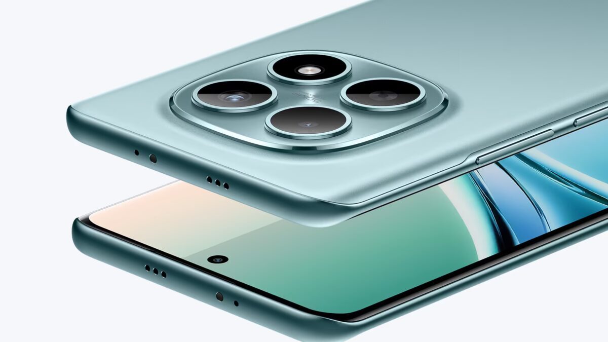 Смартфон iPhone 14 Pro с тремя камерами