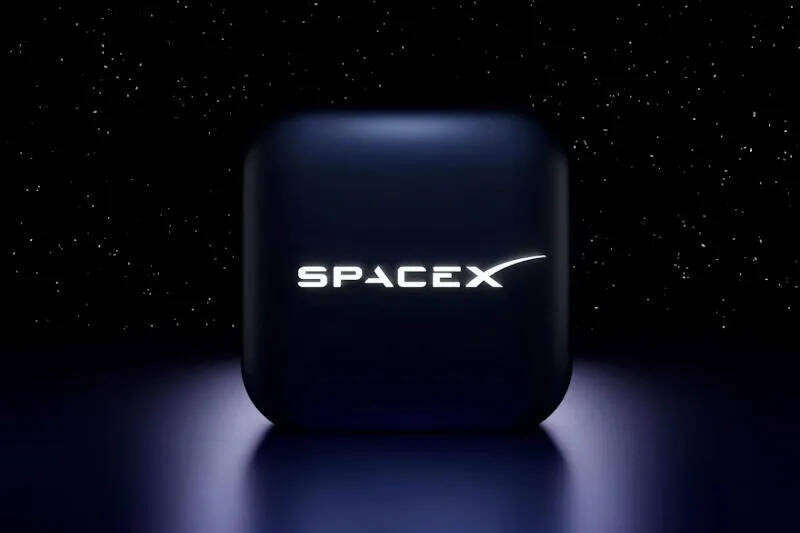 Квадратный чёрный гаджет с логотипом SpaceX
