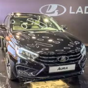 Черный автомобиль Lada Aura на выставке