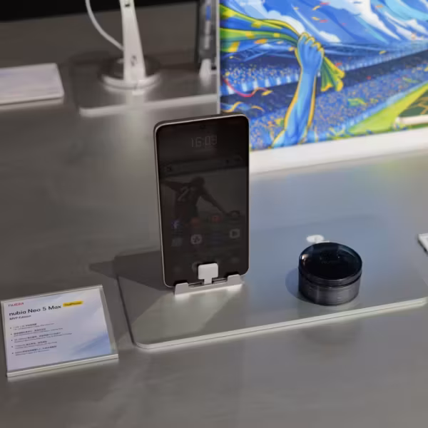 Смартфон Nubia Neo 5 Max получил экран 7,5 дюйма