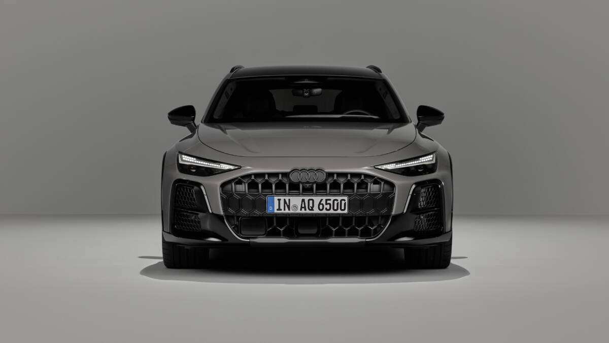 Черная Audi A6 Allroad Quattro передняя часть элегантный дизайн