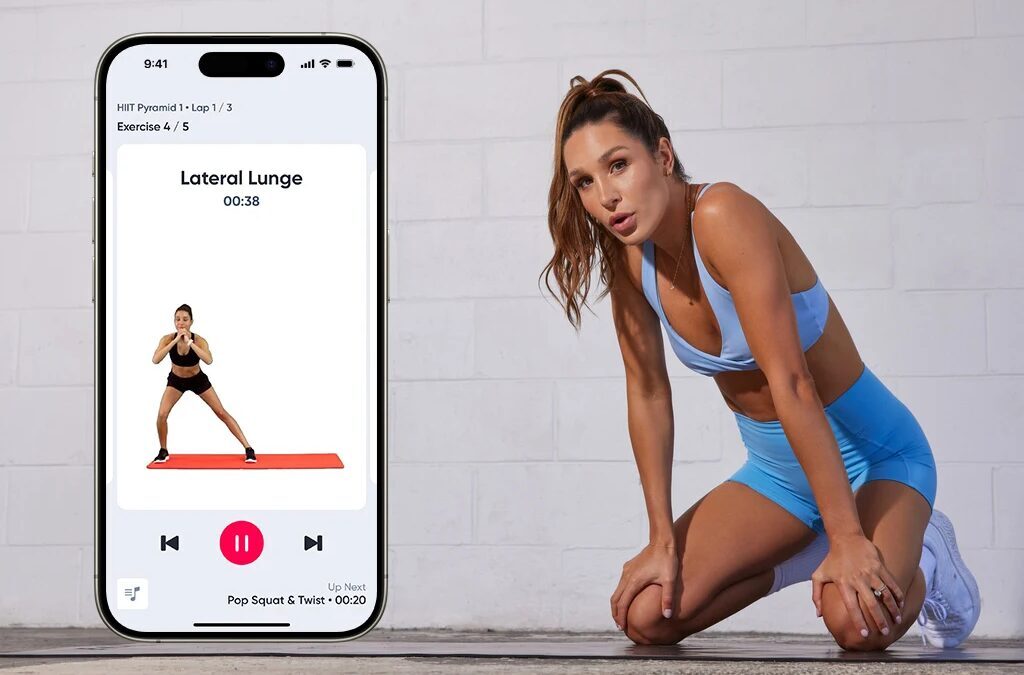 Женщина на коленях у стены рядом с приложением для фитнеса fitness приложением