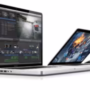 Ноутбук MacBook с редактором видео на экране