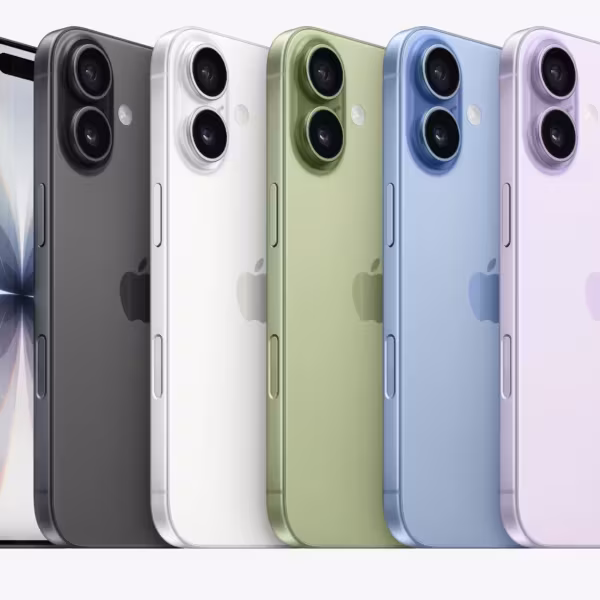 Смартфон iPhone 17 в России подешевел до 55 тыс. рублей