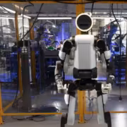 робот Boston Dynamics на испытаниях в лаборатории