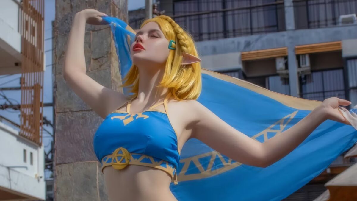 Косплей Зельды из The Legend of Zelda в яркой одежде