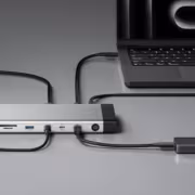 Док-станция Belkin с Thunderbolt 5 подключена к ноутбуку