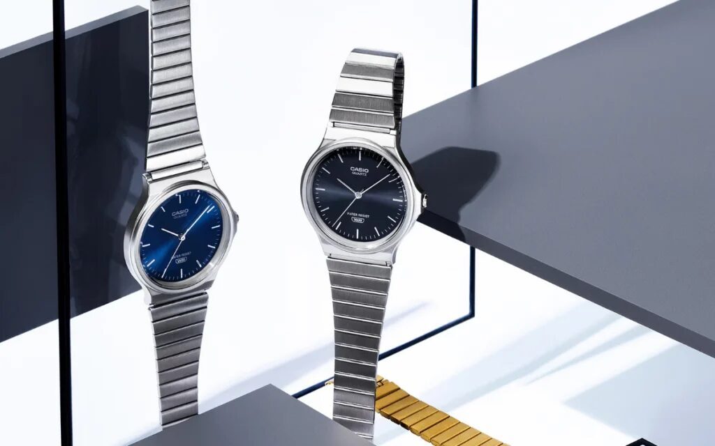 Две кварцевые часы Casio MQ-24D и MQ-24G со металлическим браслетом