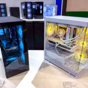 Корпус Chieftec Vista Max белого цвета с RGB-подсветкой