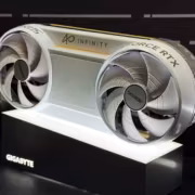 Видеокарта Gigabyte Aorus RTX 5080 отделка под дерево