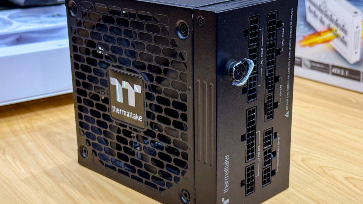 корпус Thermaltake для 2 ПК и БП 3200 Вт