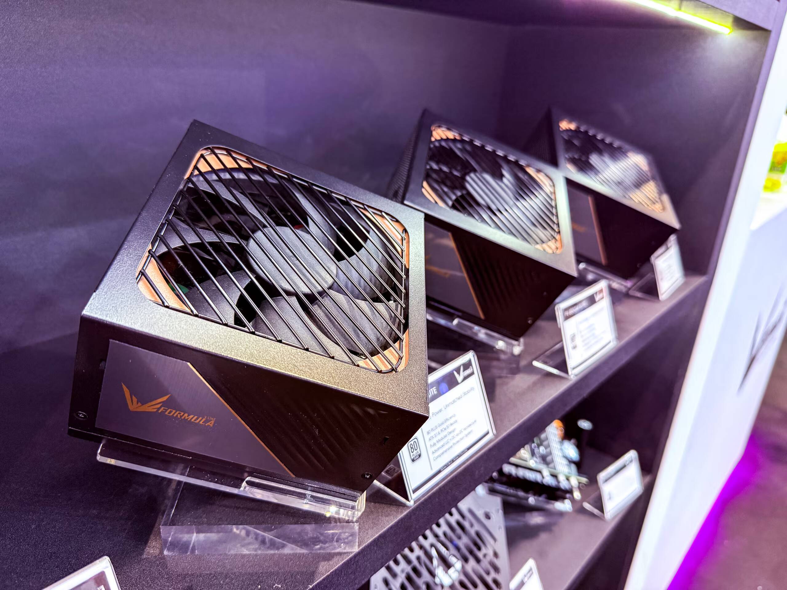 корпуса и блока питания Formula V-Line на выставке Computex 2026