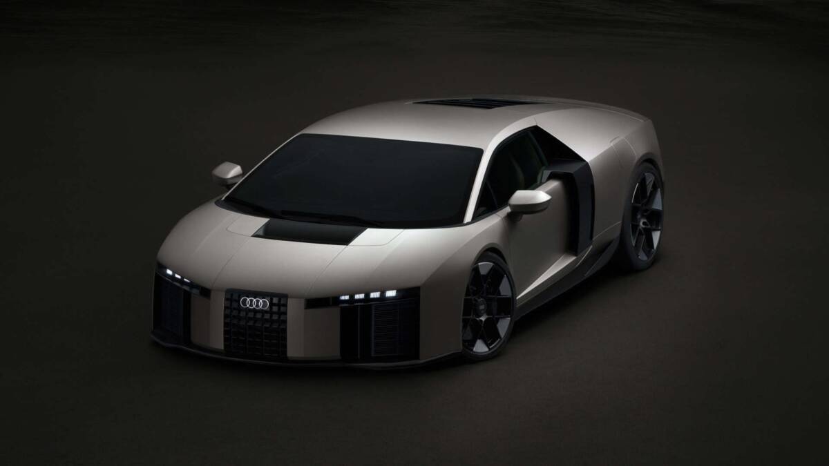 Суперкар Audi Nuvolari угловатый дизайн серебристый цвет