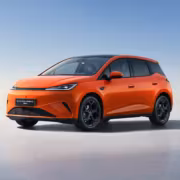 Красный гибридный хэтчбек BYD Dolphin G DM-i