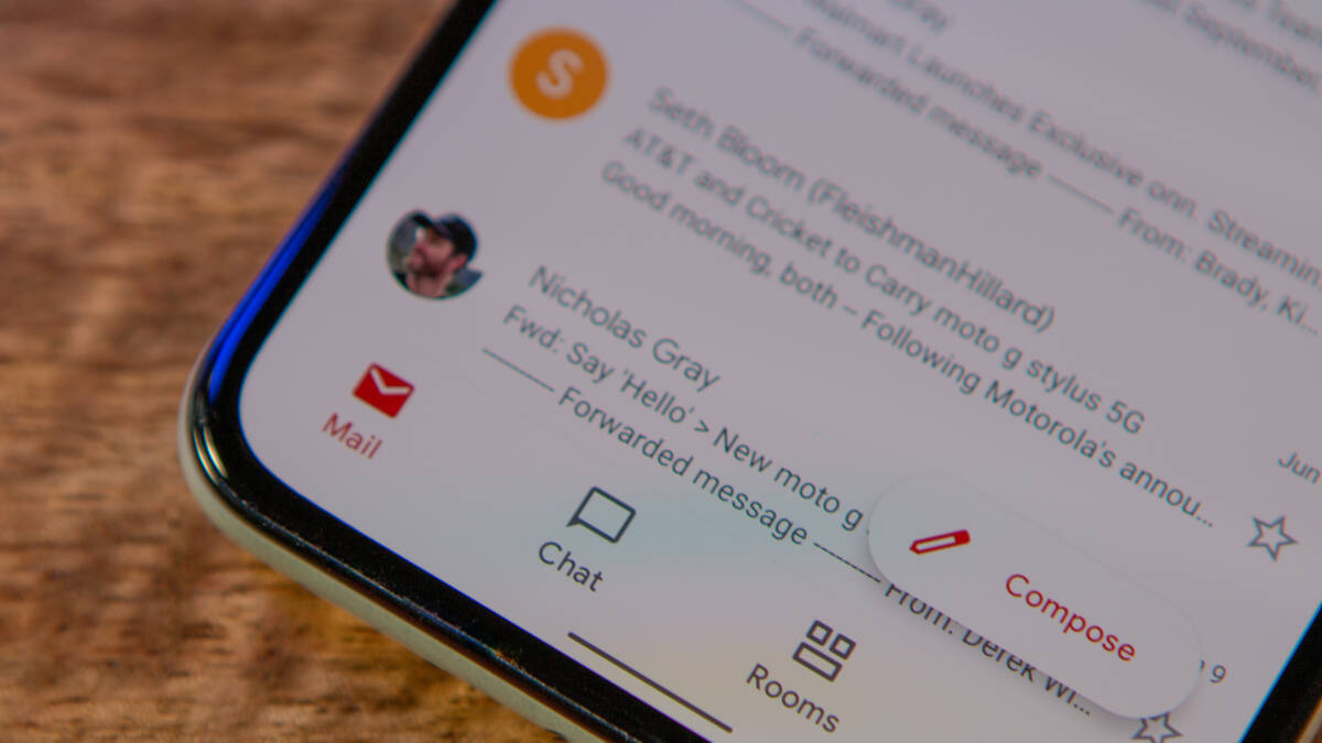 Google тестирует голосовой поиск по почте в Gmail