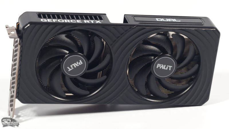 Видеокарта GeForce RTX с двумя вентиляторами