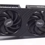 Видеокарта GeForce RTX с двумя вентиляторами